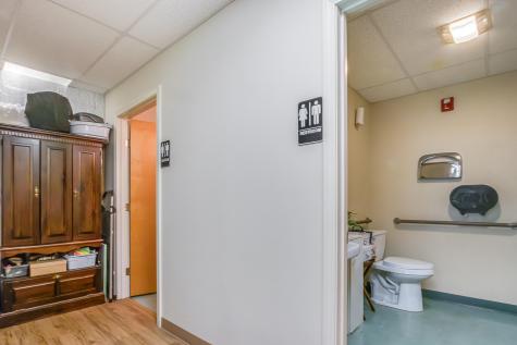 518 U.s. 1 Kittery ME 03904