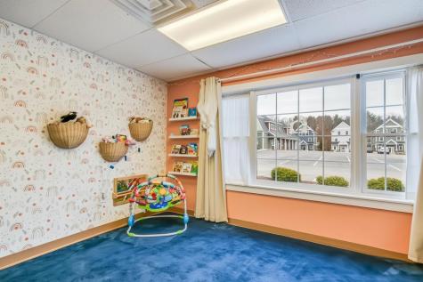 518 U.s. 1 Kittery ME 03904