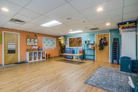 518 U.s. 1 Kittery ME 03904