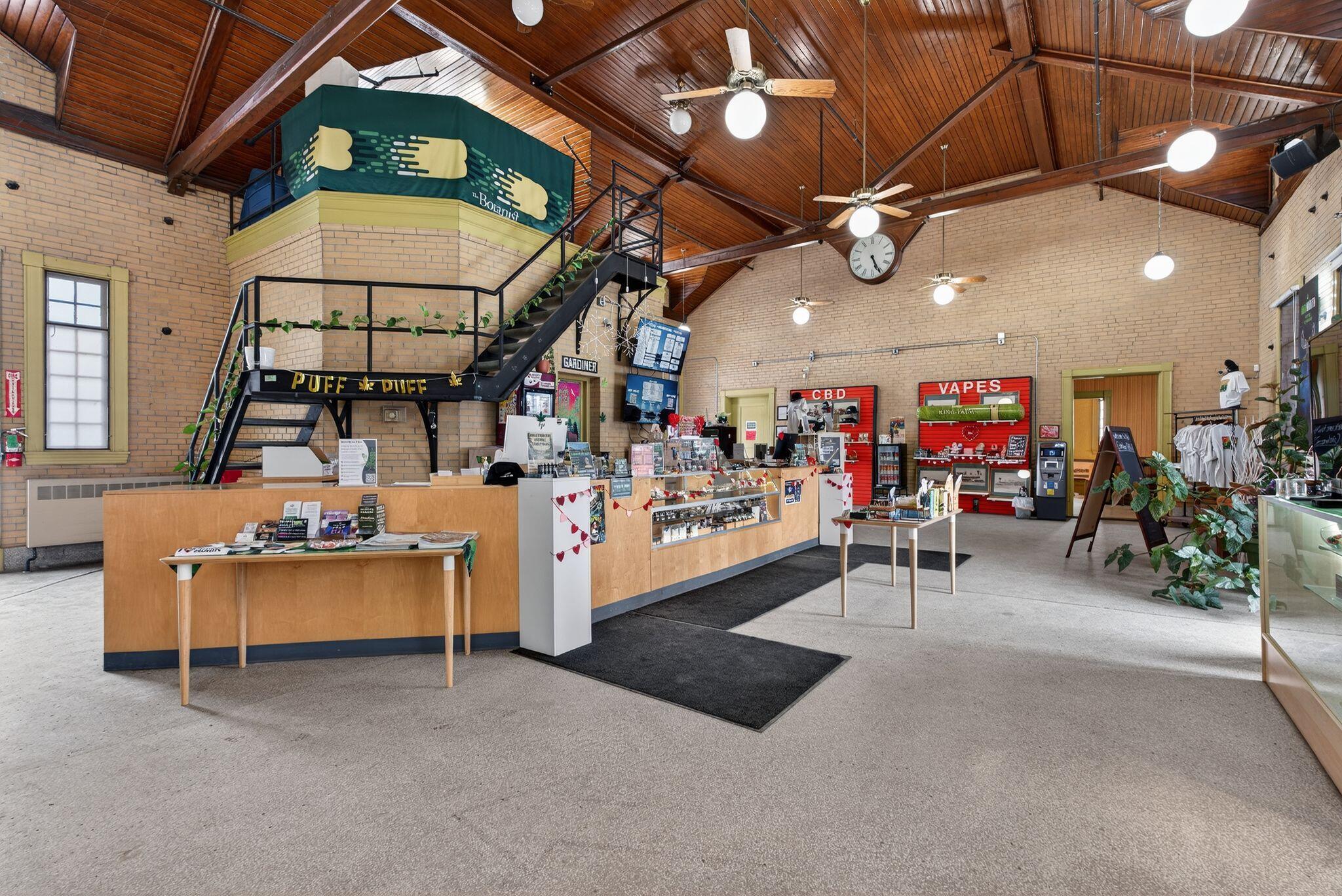 31 Main Avenue Gardiner ME 04345