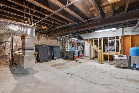 31 Main Avenue Gardiner ME 04345