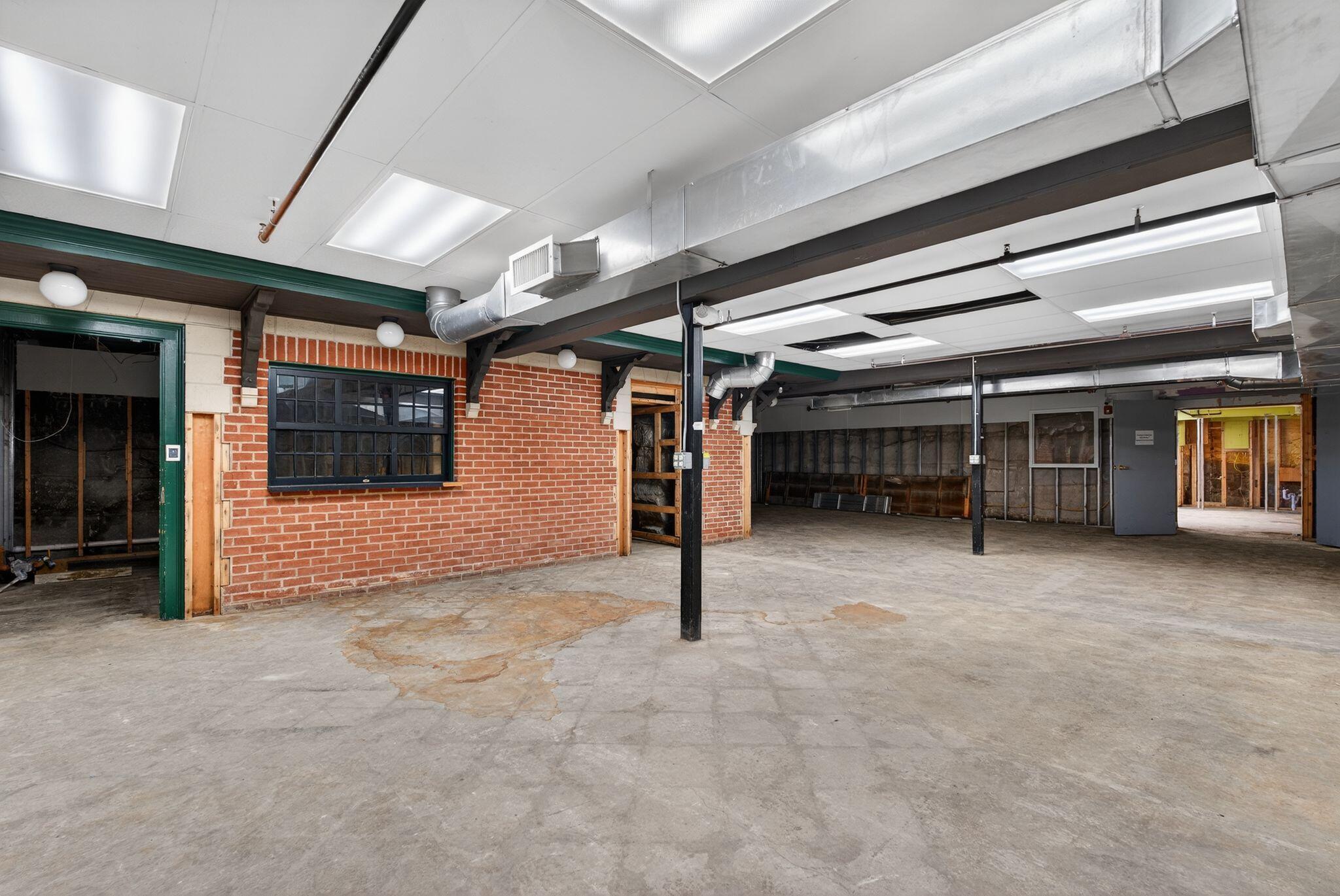 31 Main Avenue Gardiner ME 04345
