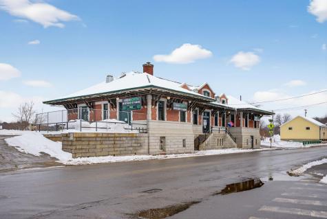 31 Main Avenue Gardiner ME 04345
