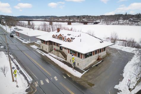 31 Main Avenue Gardiner ME 04345