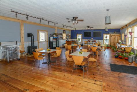 679 Roosevelt Trail Naples ME 04055