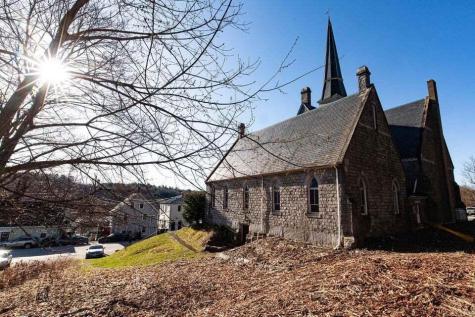 2 Chestnut Street Hallowell ME 04347