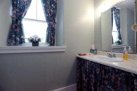 2 Chestnut Street Hallowell ME 04347