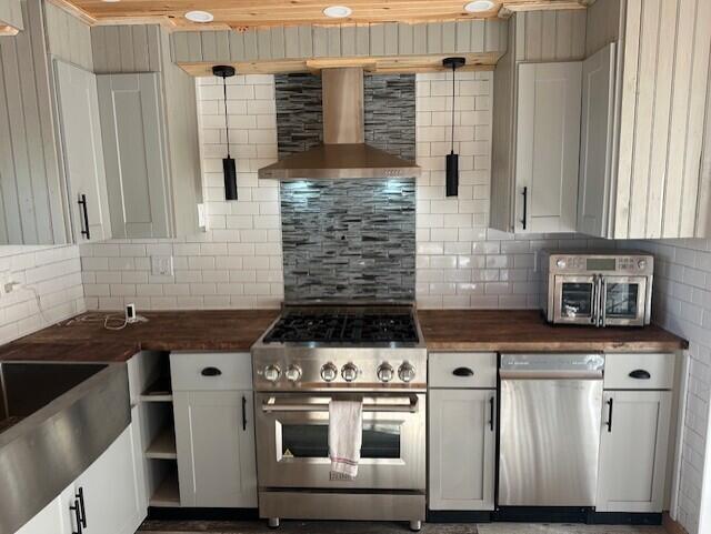 11 W Bay Road Gouldsboro ME 04607
