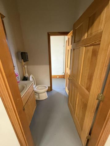 783 Auburn Road Peru ME 04290