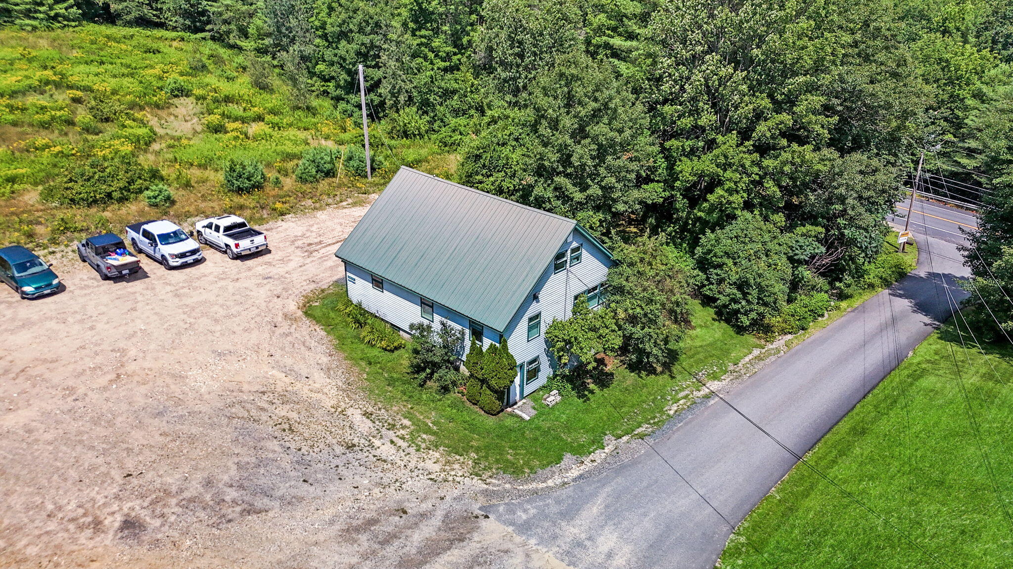 783 Auburn Road Peru ME 04290