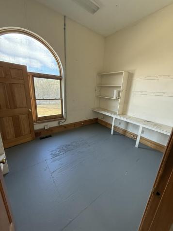 783 Auburn Road Peru ME 04290