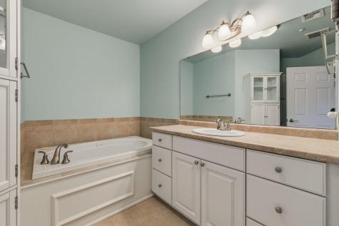 100 Shepards Cove Road Kittery ME 03904