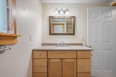 10 Maslow Square Blue Hill ME 04614