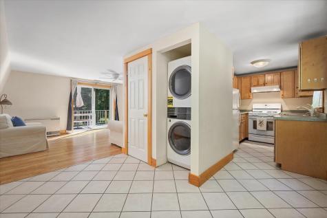 10 Maslow Square Blue Hill ME 04614