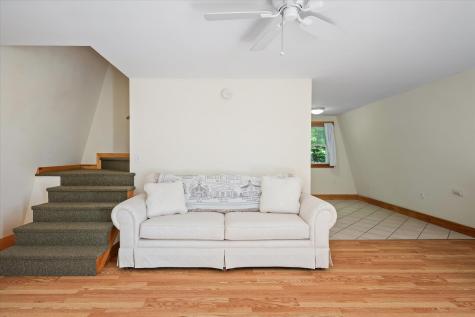 10 Maslow Square Blue Hill ME 04614