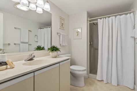 4 Goodridge Drive Naples ME 04055