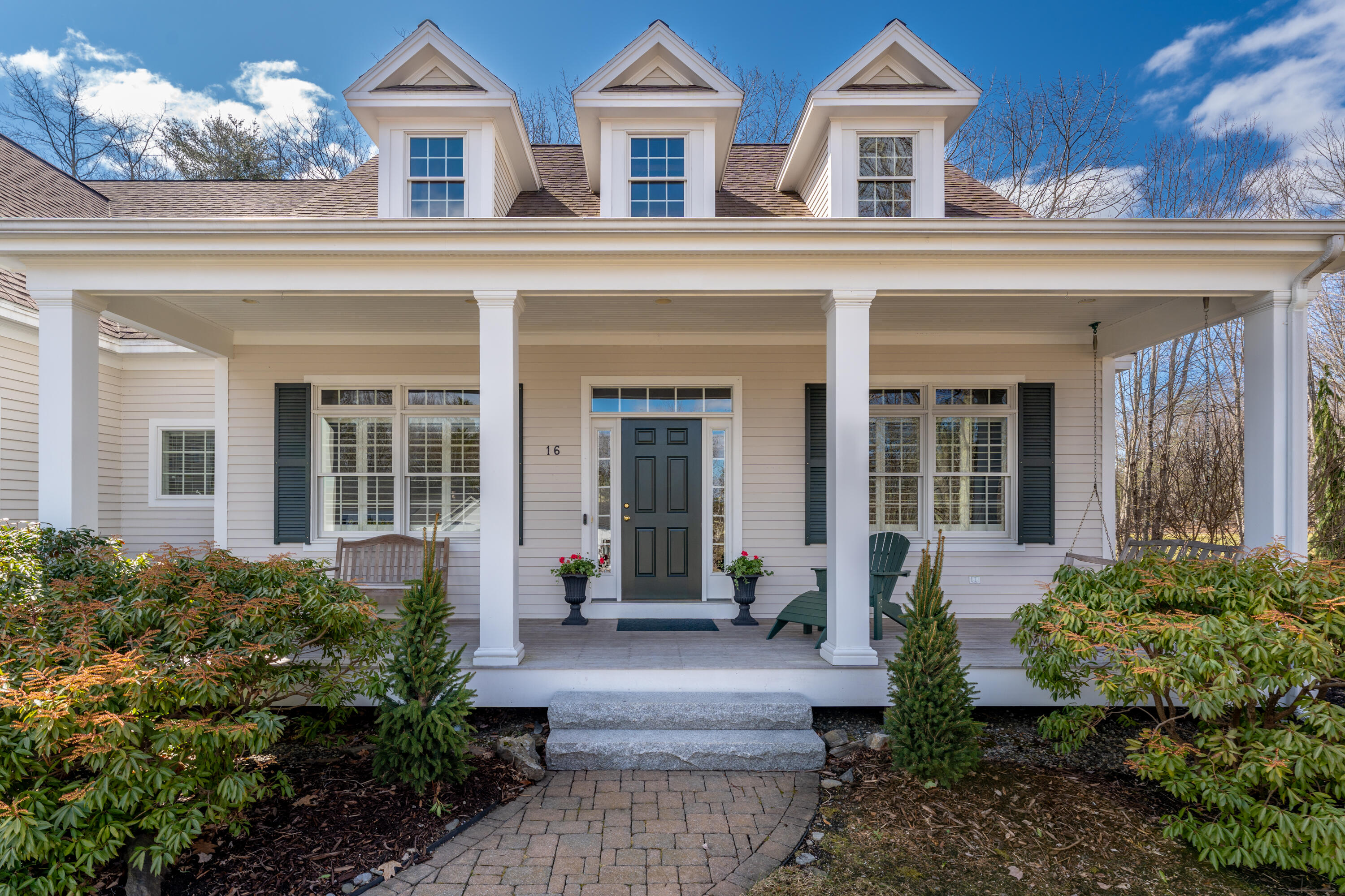 16 Old Oak Way Falmouth ME 04105