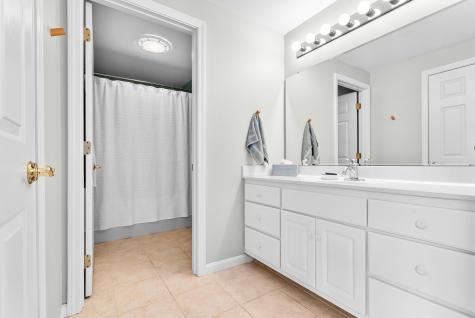 33 Stratford Place Kennebunk ME 04043