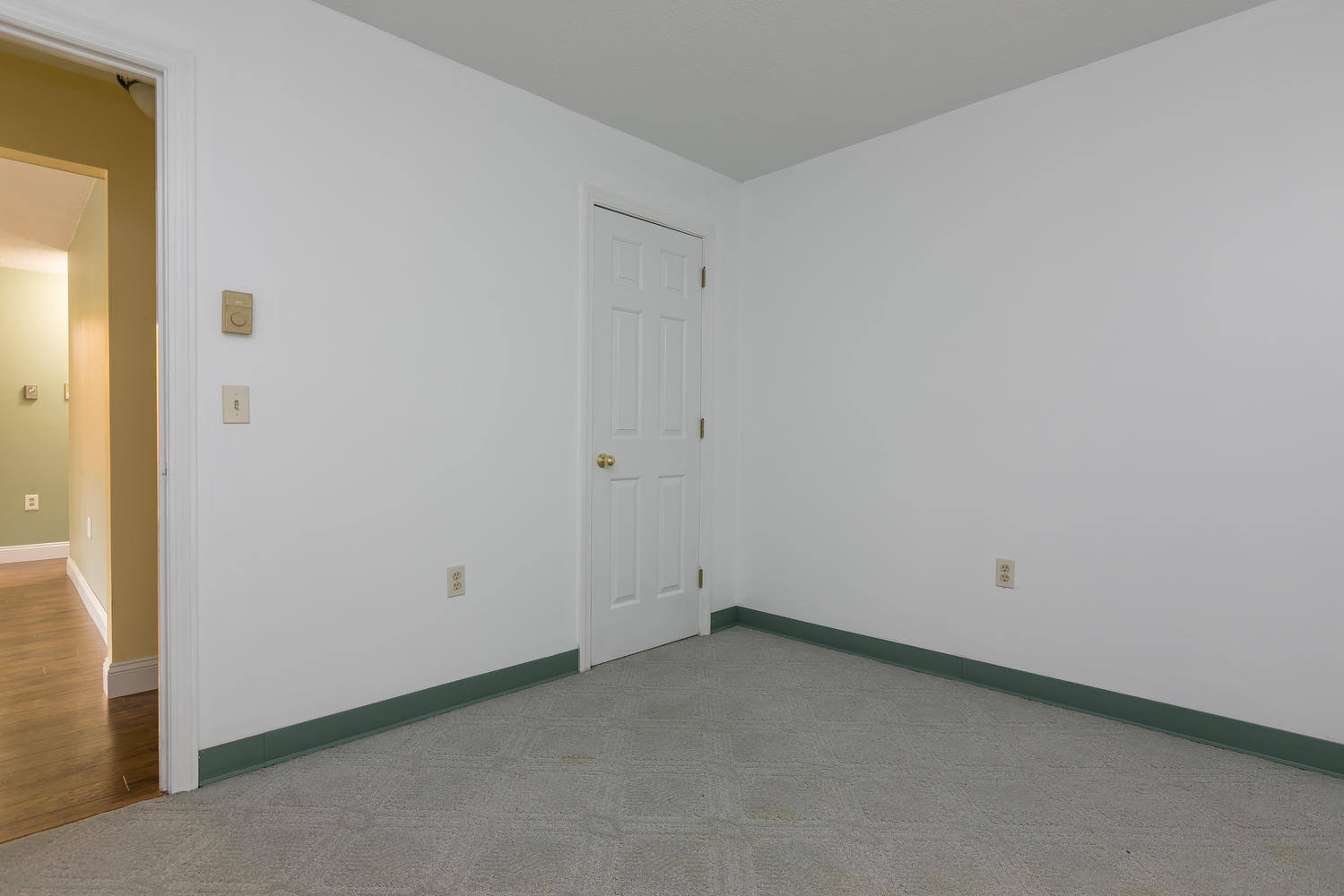 35 Somerset Freeport ME 04032