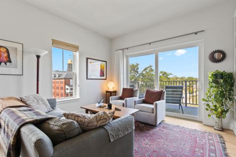 65 Mcauley Way Portland ME 04103