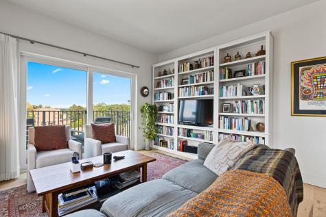 65 Mcauley Way Portland ME 04103