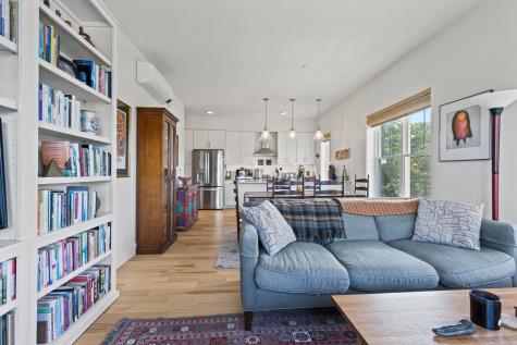 65 Mcauley Way Portland ME 04103