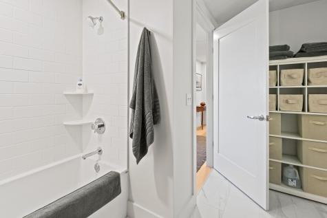 65 Mcauley Way Portland ME 04103