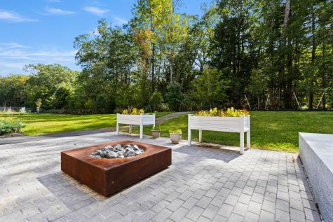 65 Mcauley Way Portland ME 04103