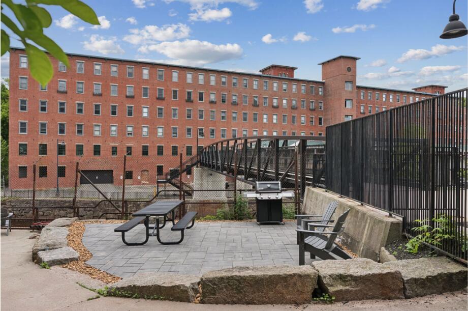 2 Main Street Biddeford ME 04005