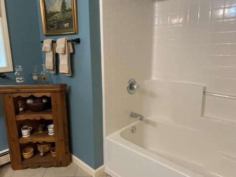 46 Club House Lane Auburn ME 04210