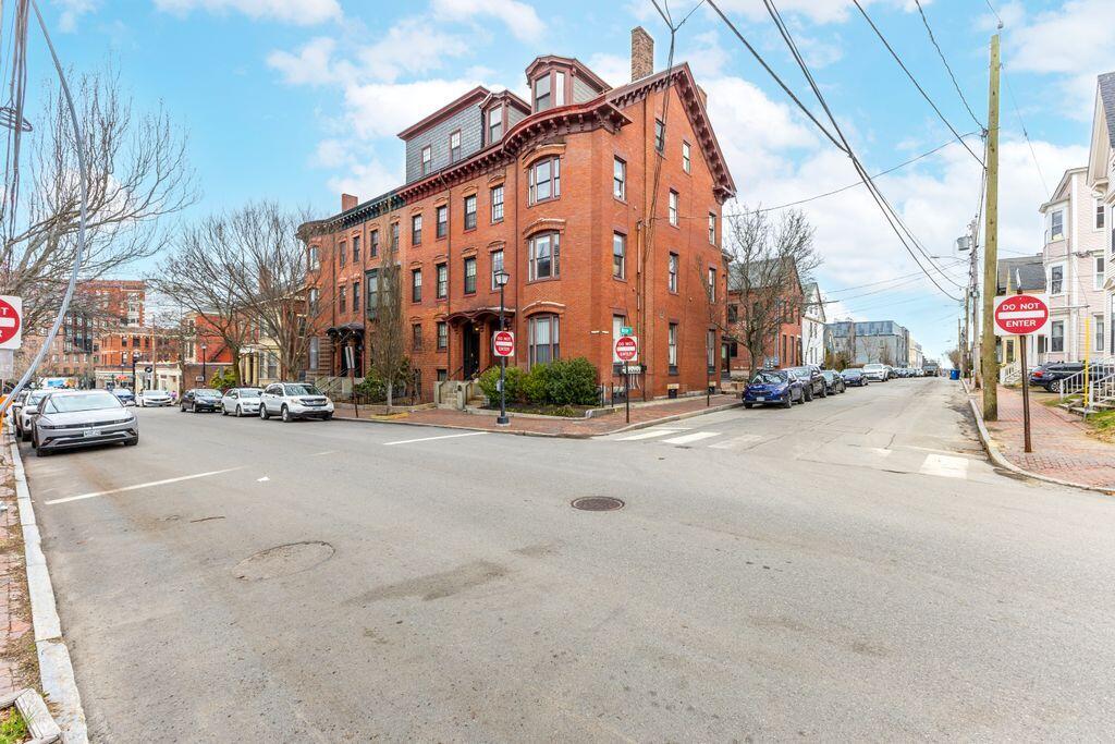 22 Pine Street Portland ME 04102