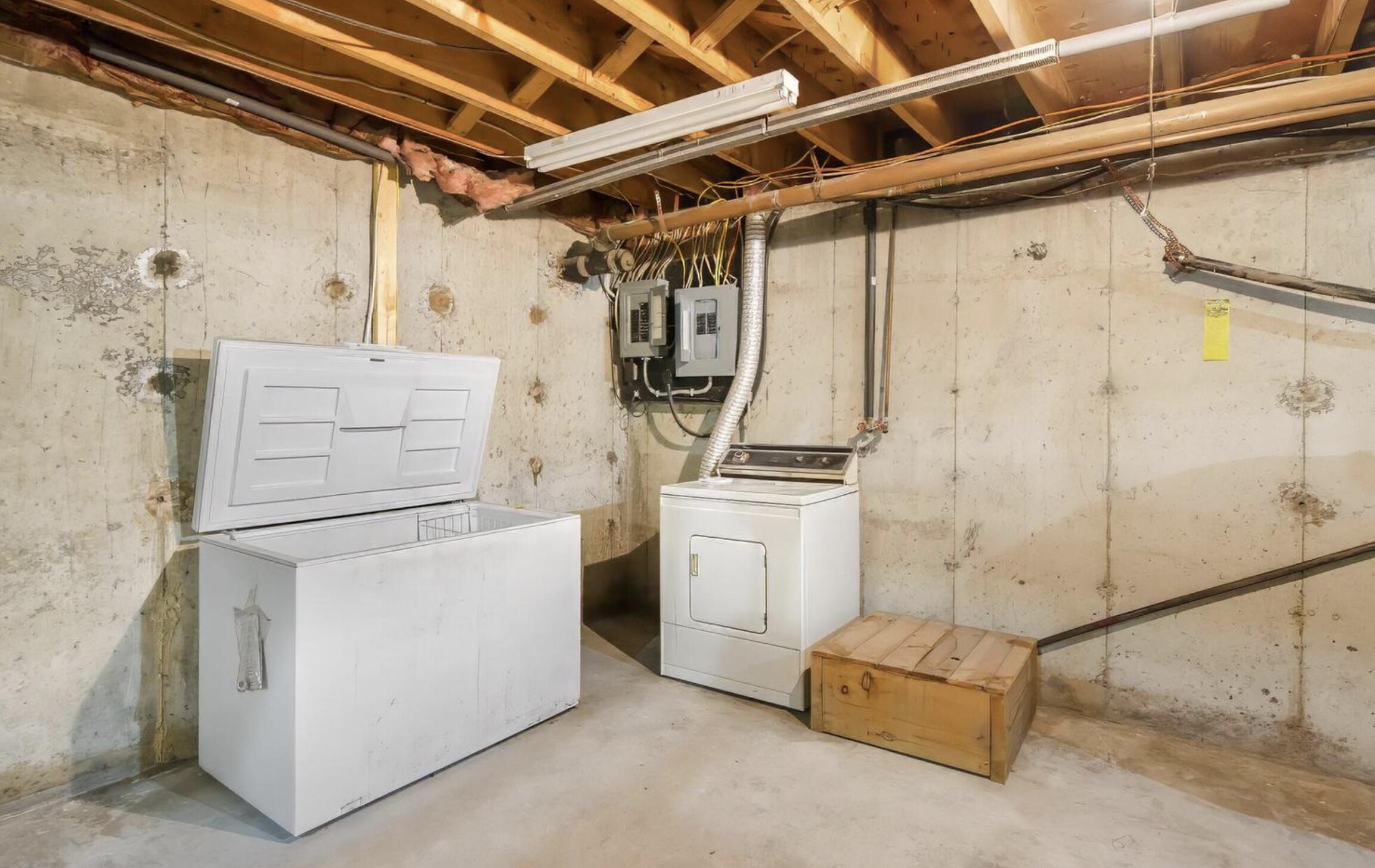 1210 Lakeview Drive China ME 04358