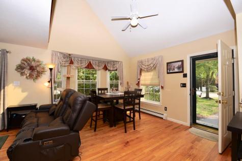 25 Dunnhill Drive Kennebunk ME 04043