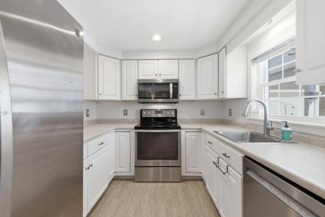 9 Hampton Glen Drive Kennebunk ME 04043