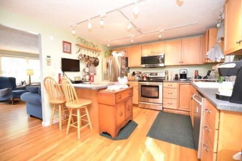 28 Powder Mill Drive Kennebunk ME 04043