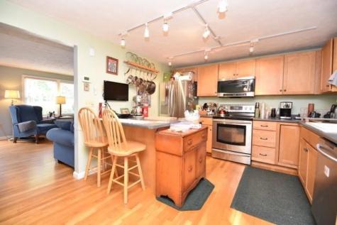 28 Powder Mill Drive Kennebunk ME 04043