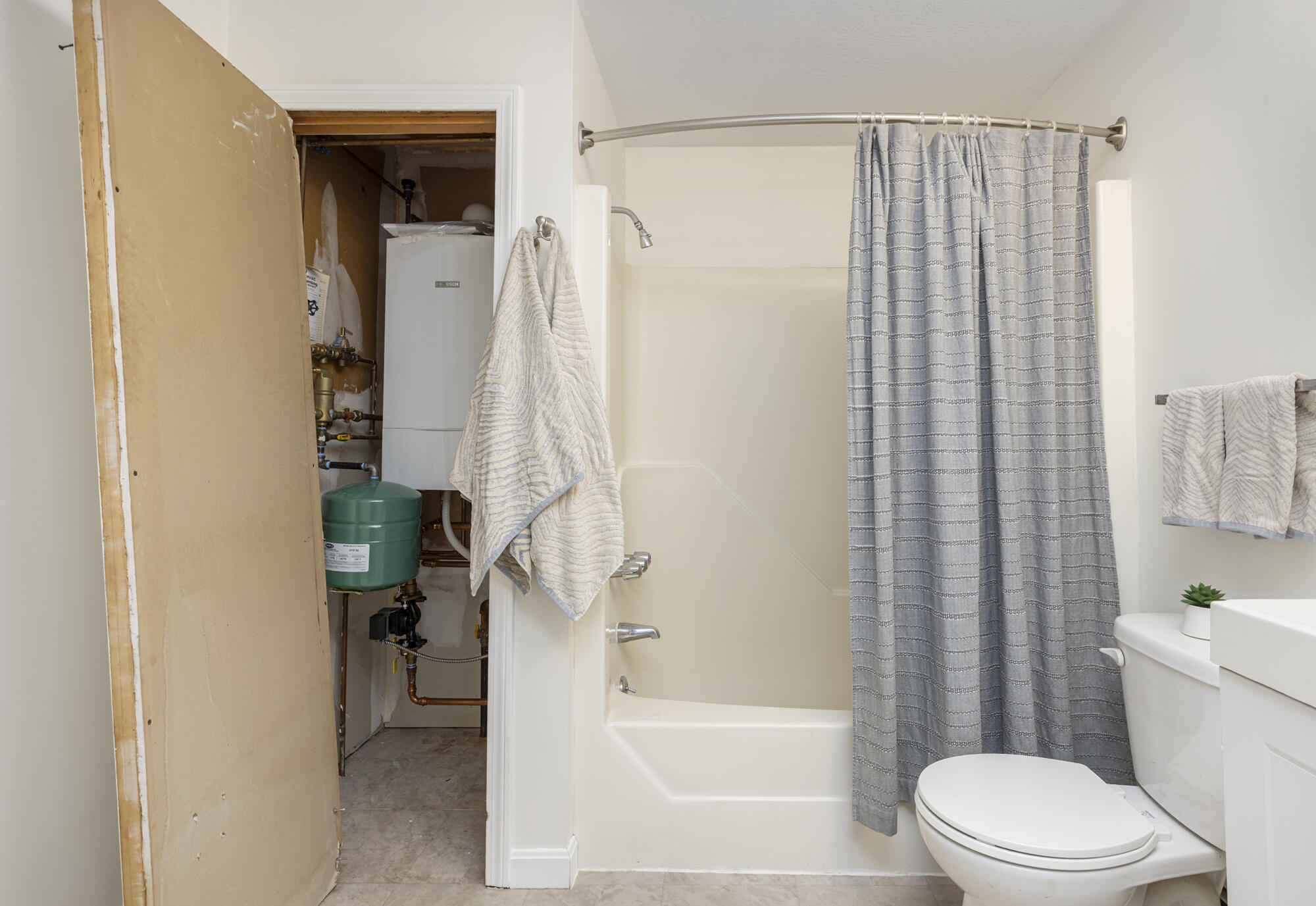 9 Jamestown Court South Portland ME 04106