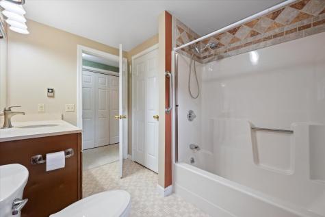 22 Cortland Circle Bangor ME 04401