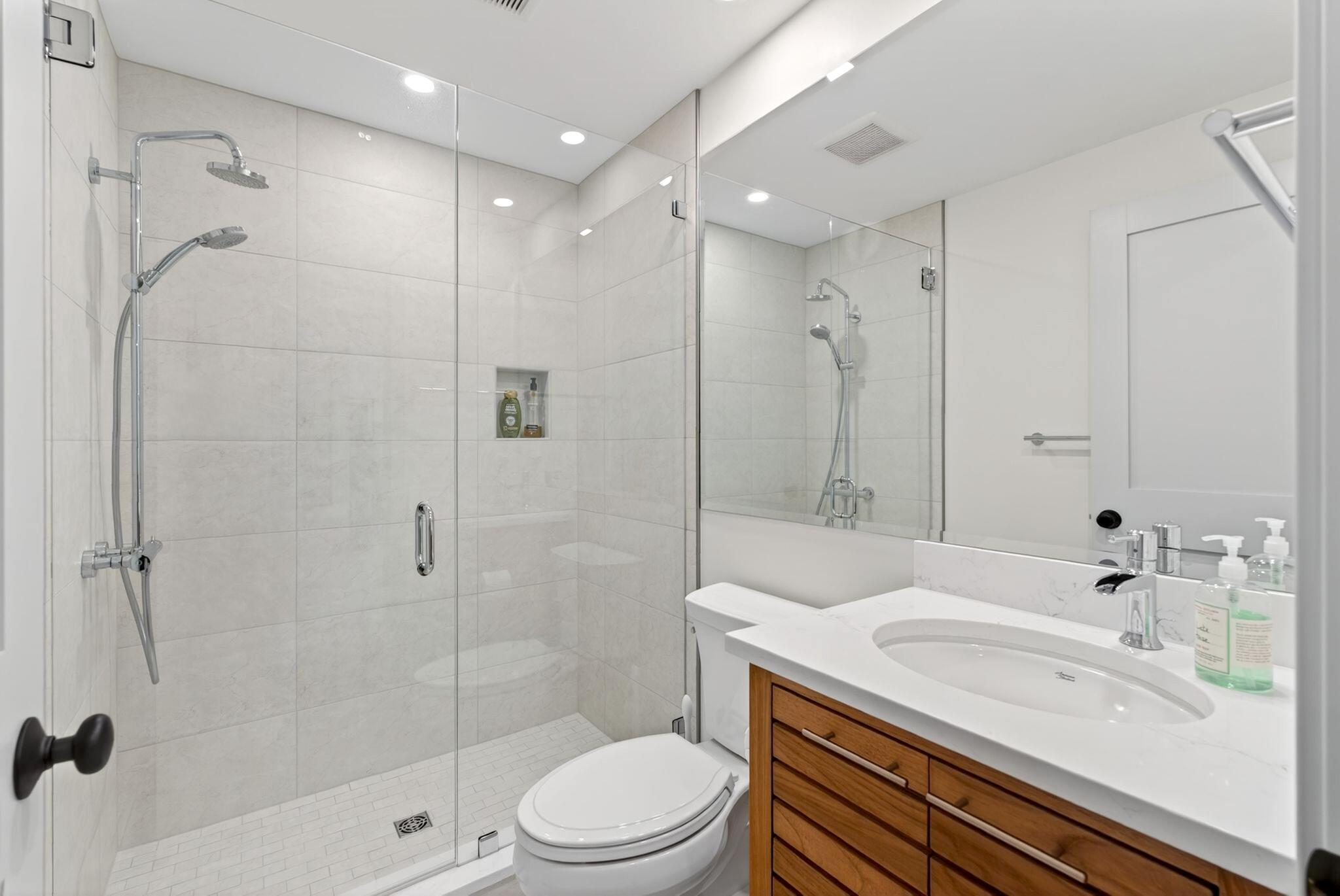 27 E Beach Road Casco ME 04015