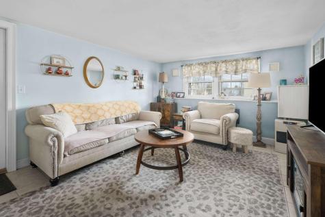 11 Carriage Hill Road Eliot ME 03903