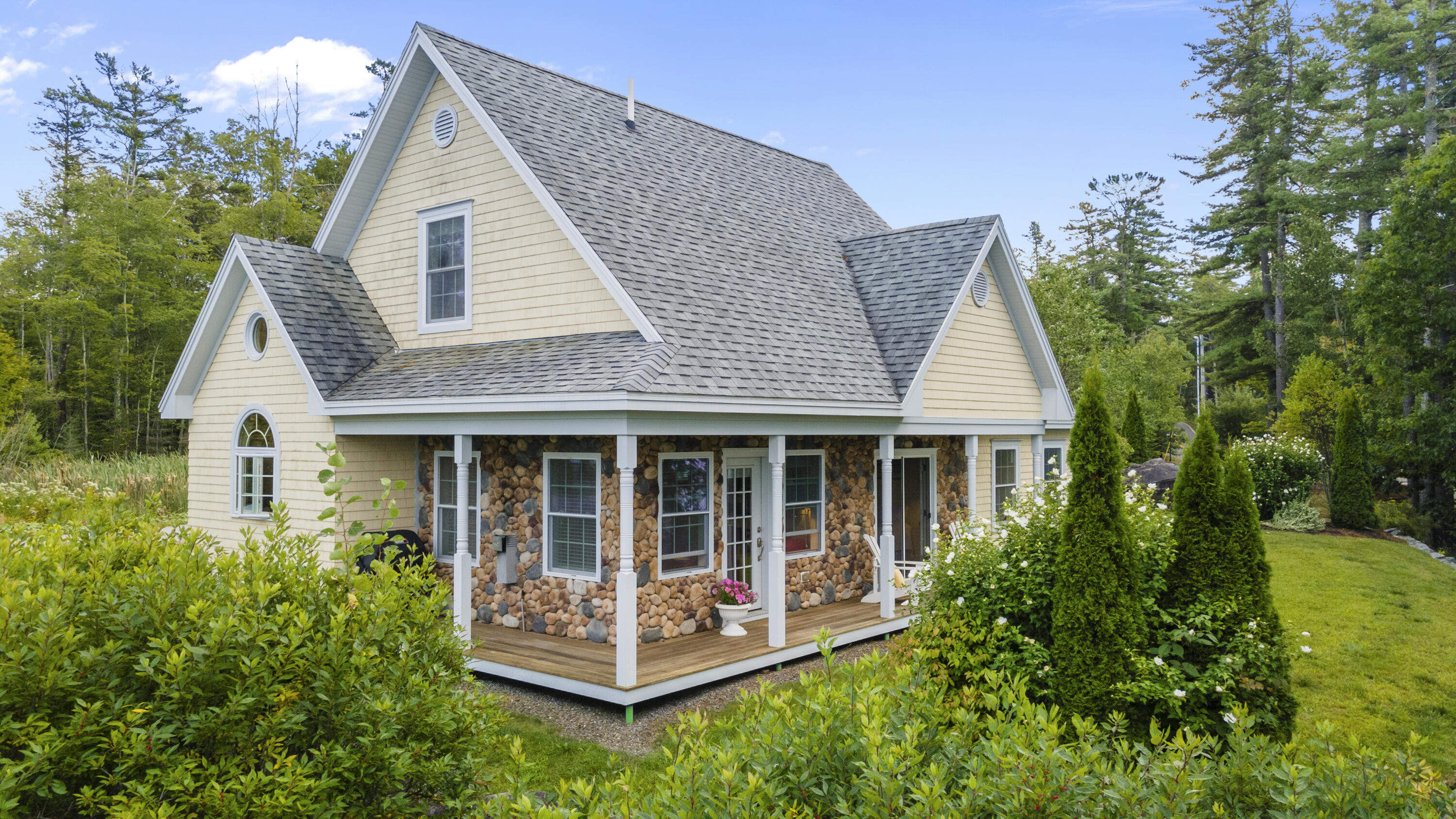 11 Island Lane Edgecomb ME 04556