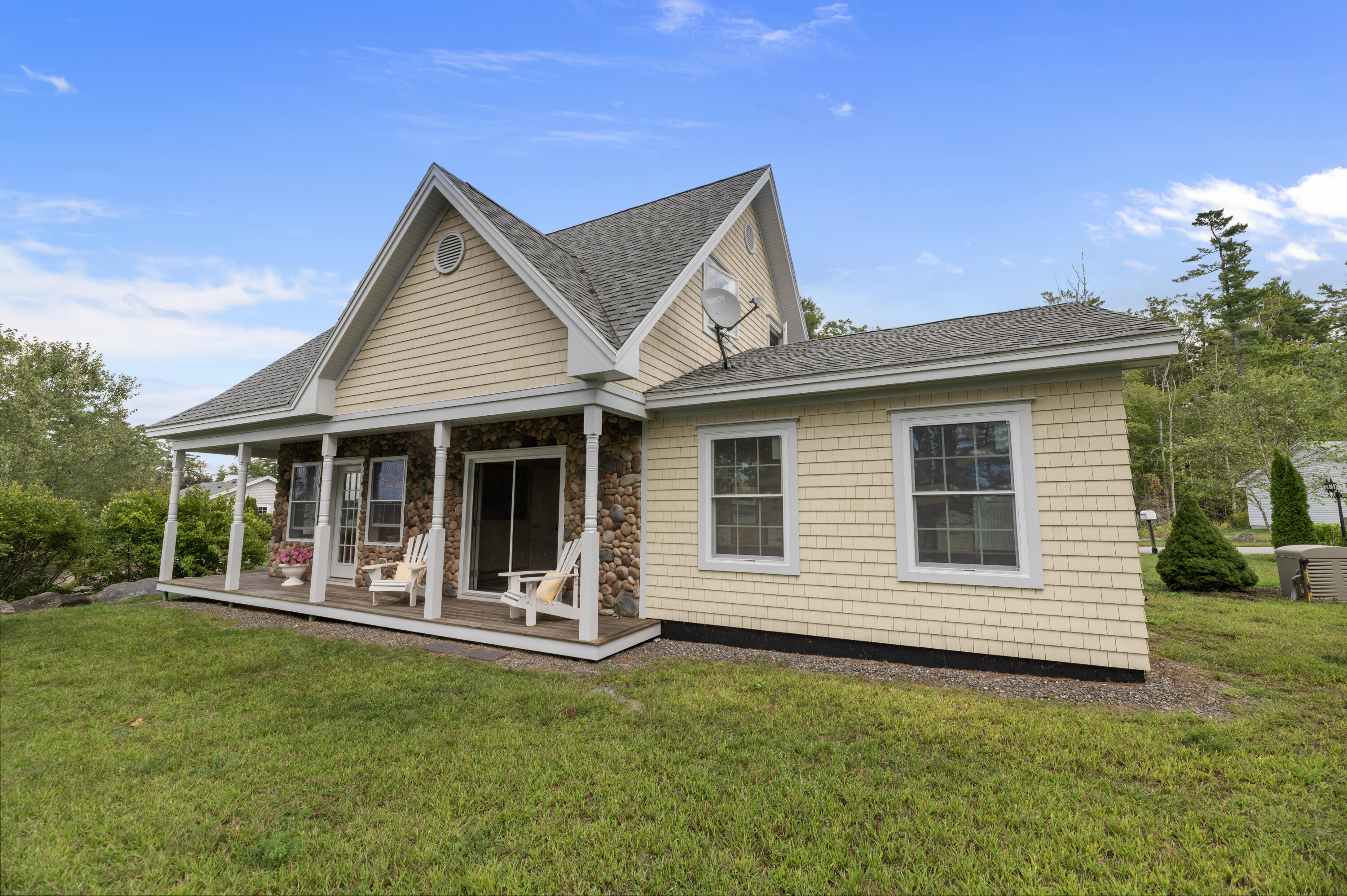 11 Island Lane Edgecomb ME 04556