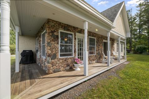 11 Island Lane Edgecomb ME 04556