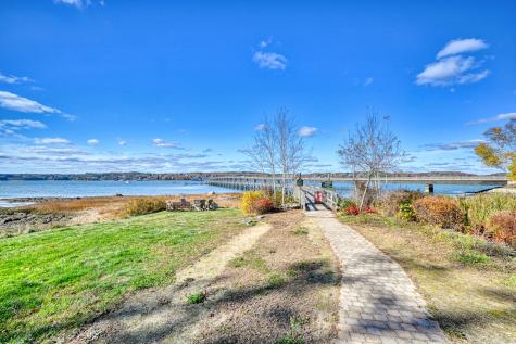 11 Island Lane Edgecomb ME 04556