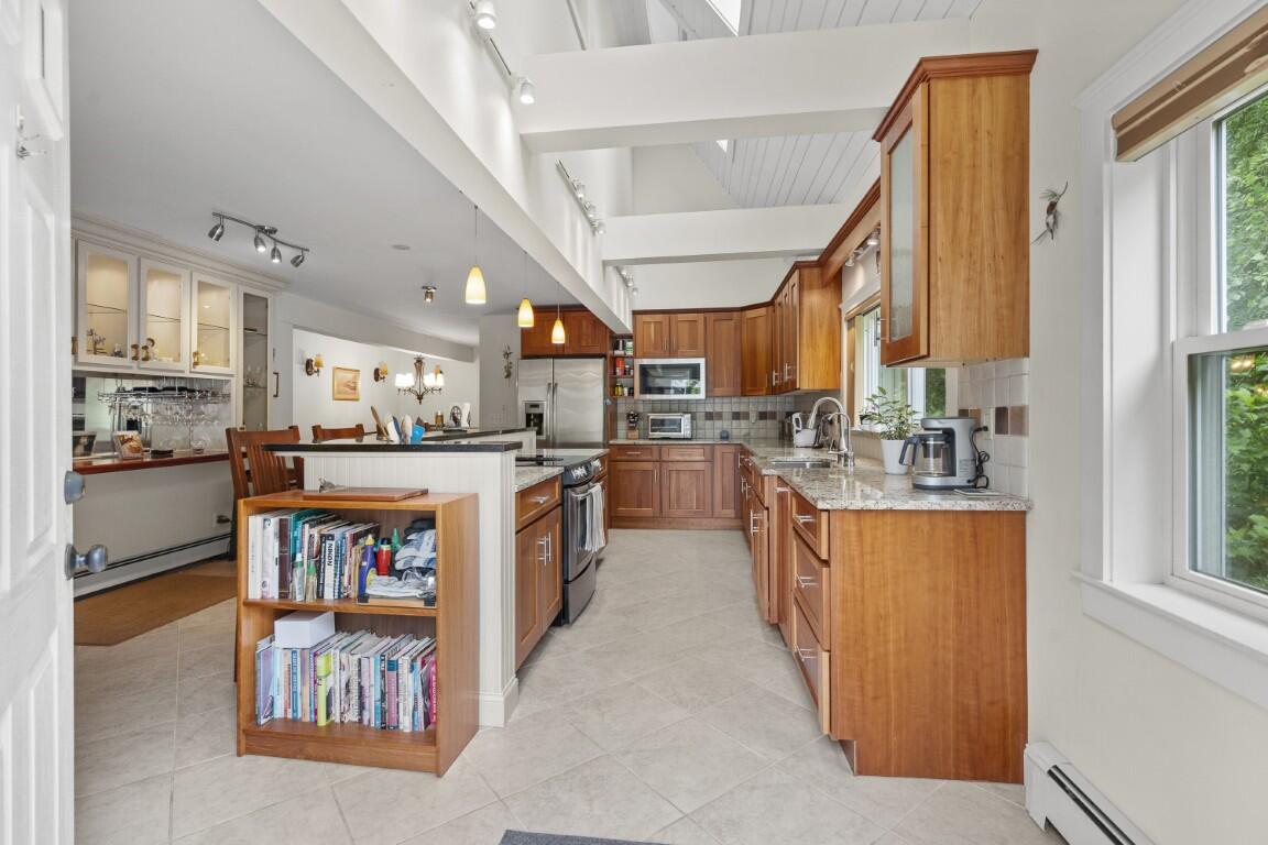 5 Hillside Place Boothbay ME 04537