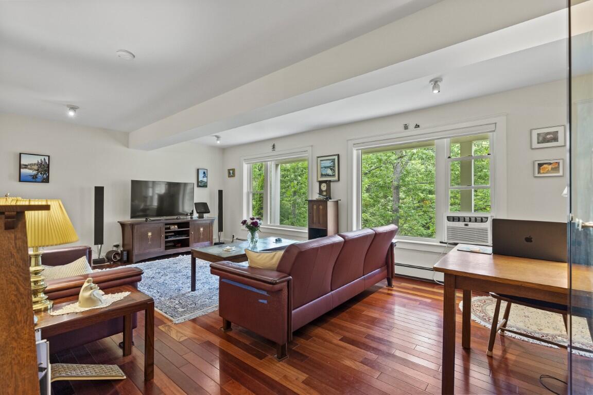 5 Hillside Place Boothbay ME 04537