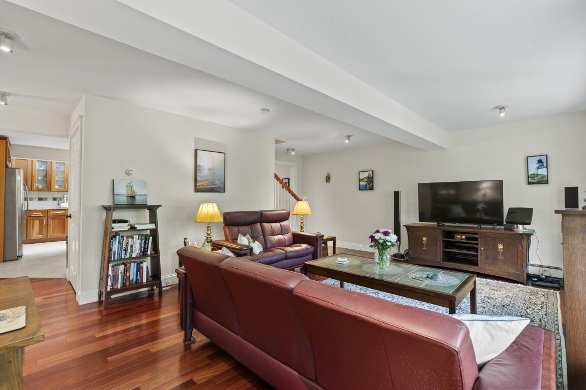 5 Hillside Place Boothbay ME 04537