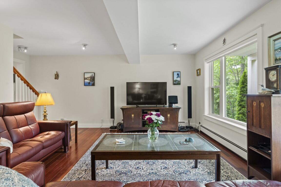 5 Hillside Place Boothbay ME 04537