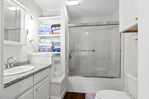 5 Hillside Place Boothbay ME 04537