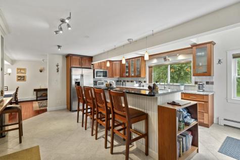 5 Hillside Place Boothbay ME 04537